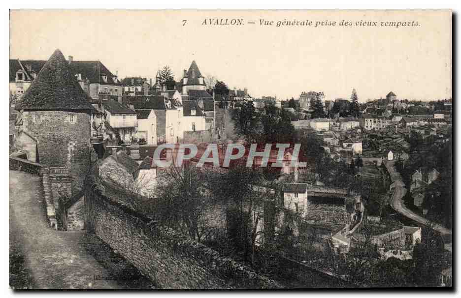 Avallon — Vue générale prise des vieux temps