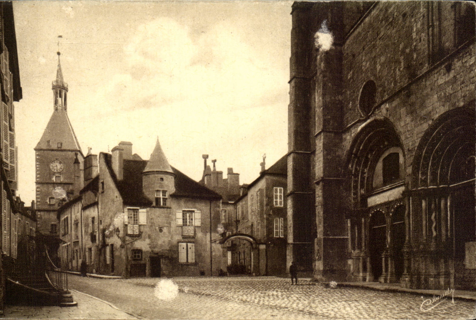 Avallon — Place Saint-Lazare et Maison du XVe siècle — Éd. Michaud