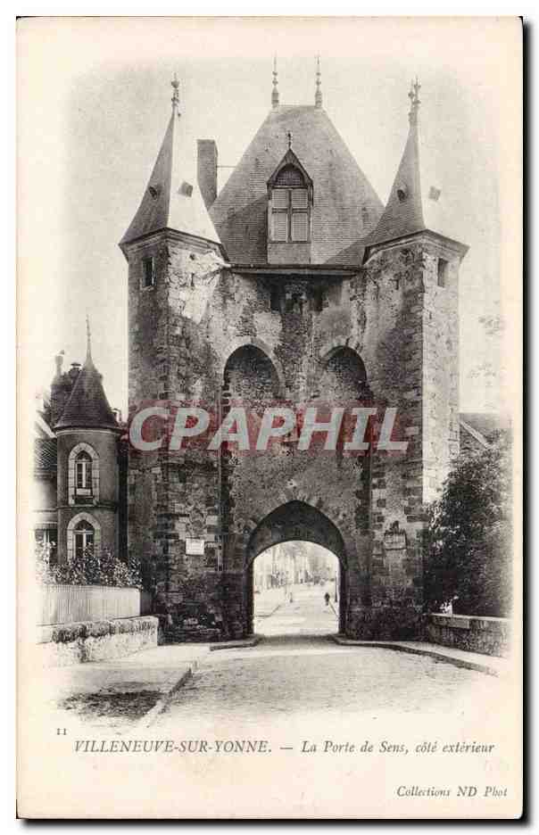 Villeneuve-sur-Yonne — De Poort van Sens, buitenkant — Collecties ND Fot