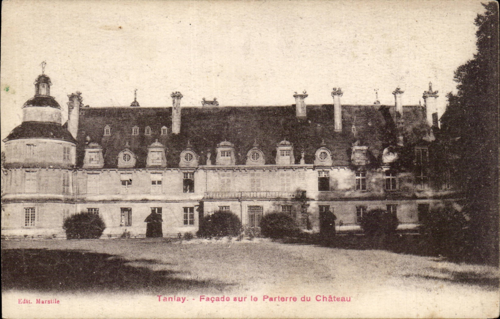 CPA Tanlay Facade sur le parterre du chaetau