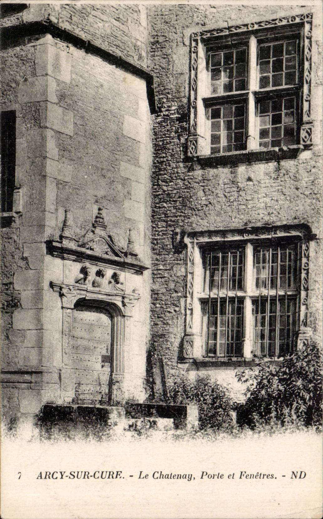Arcy-sur-Cure - Le Chatenay, Tor und Fenster — ND