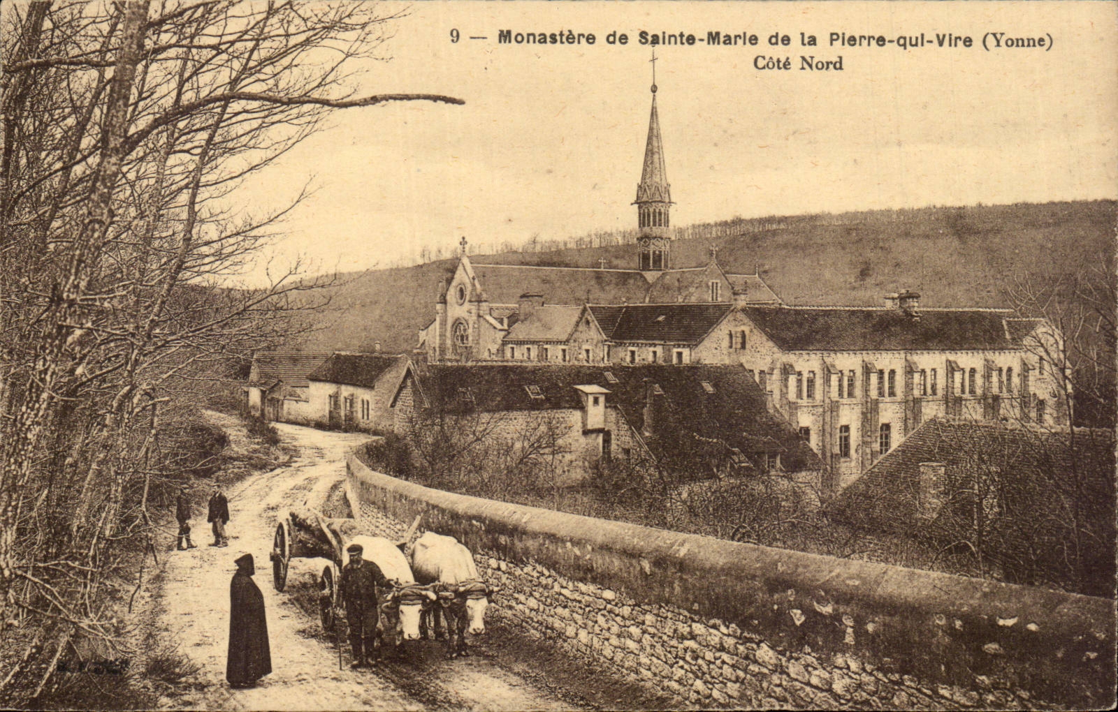 Monastère de Sainte-Marie de la Pierre-qui-Vire (Yonne) — Côté Nord — Unis-France