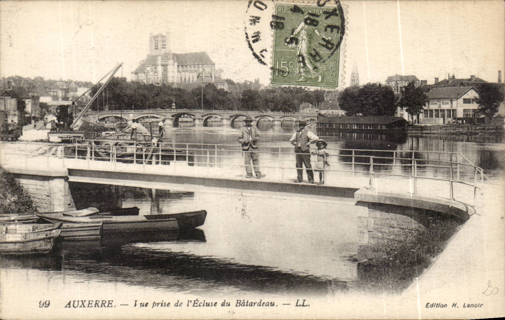 Auxerre CPA Vue prise de l'ecluse du Batardeau