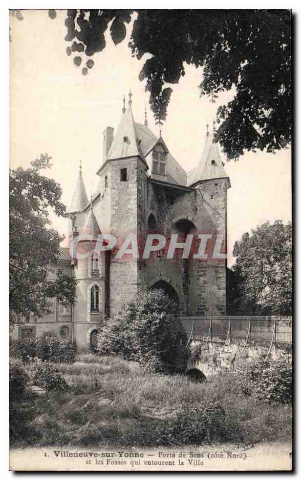 Villeneuve-sur-Yonne — Tor von Sens (Nordseite) und die Gräben, die die Stadt umgeben