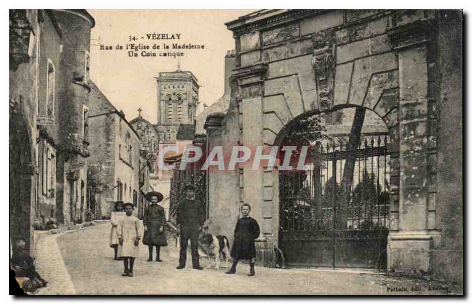Vézelay - Rue de l'Église de la Madeleine, Un Coin Antique — Peithain édit. Availles