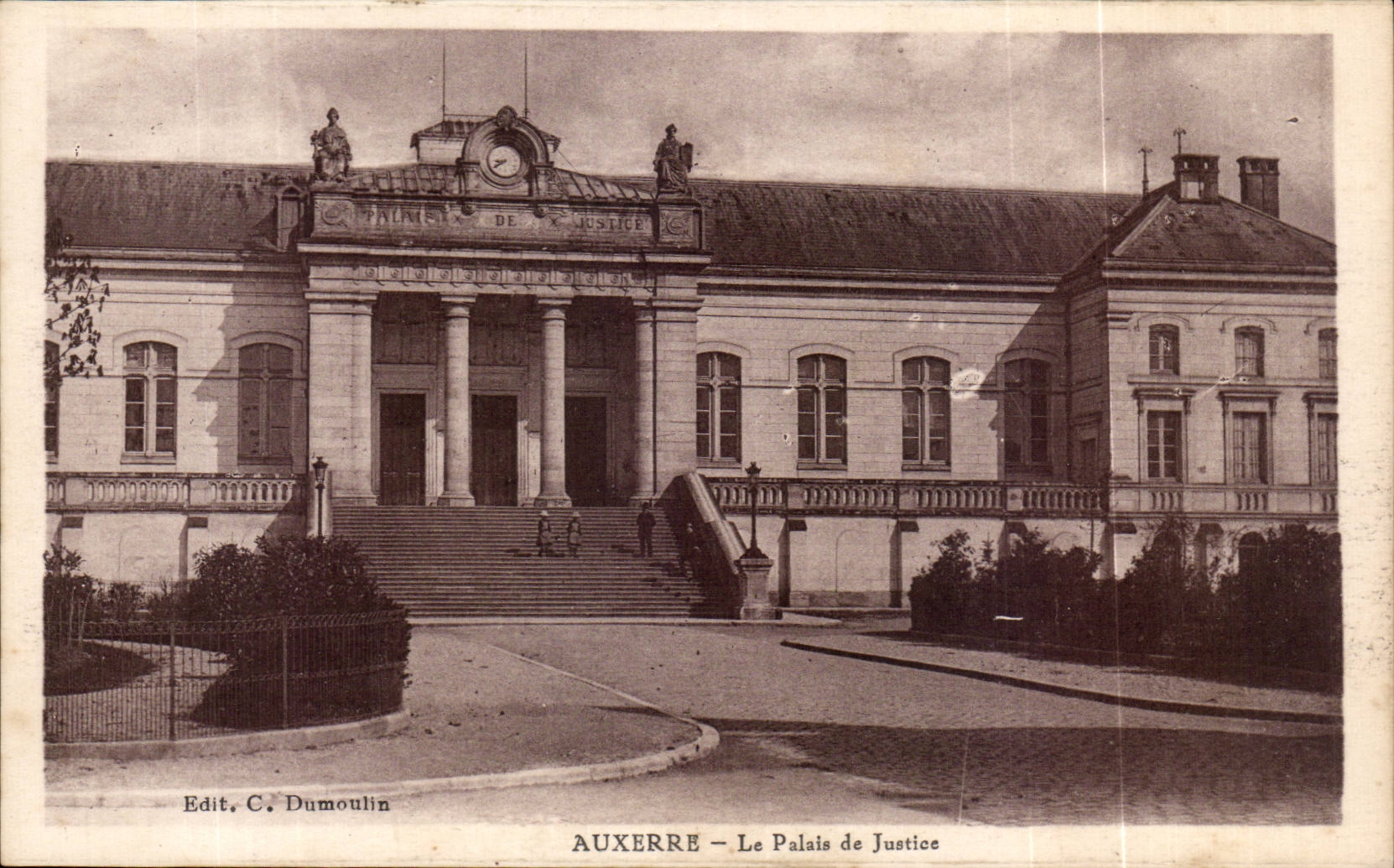 CPA Auxerre Le palais de justice