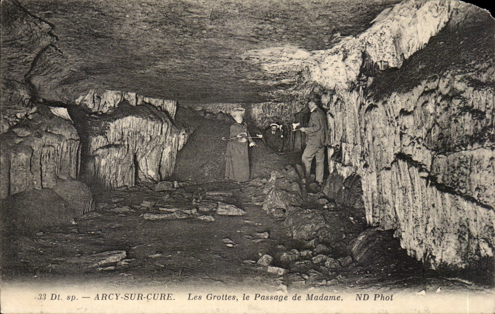 Arcy-sur-Cure — Les Grottes, le Passage de Madame — ND Phol