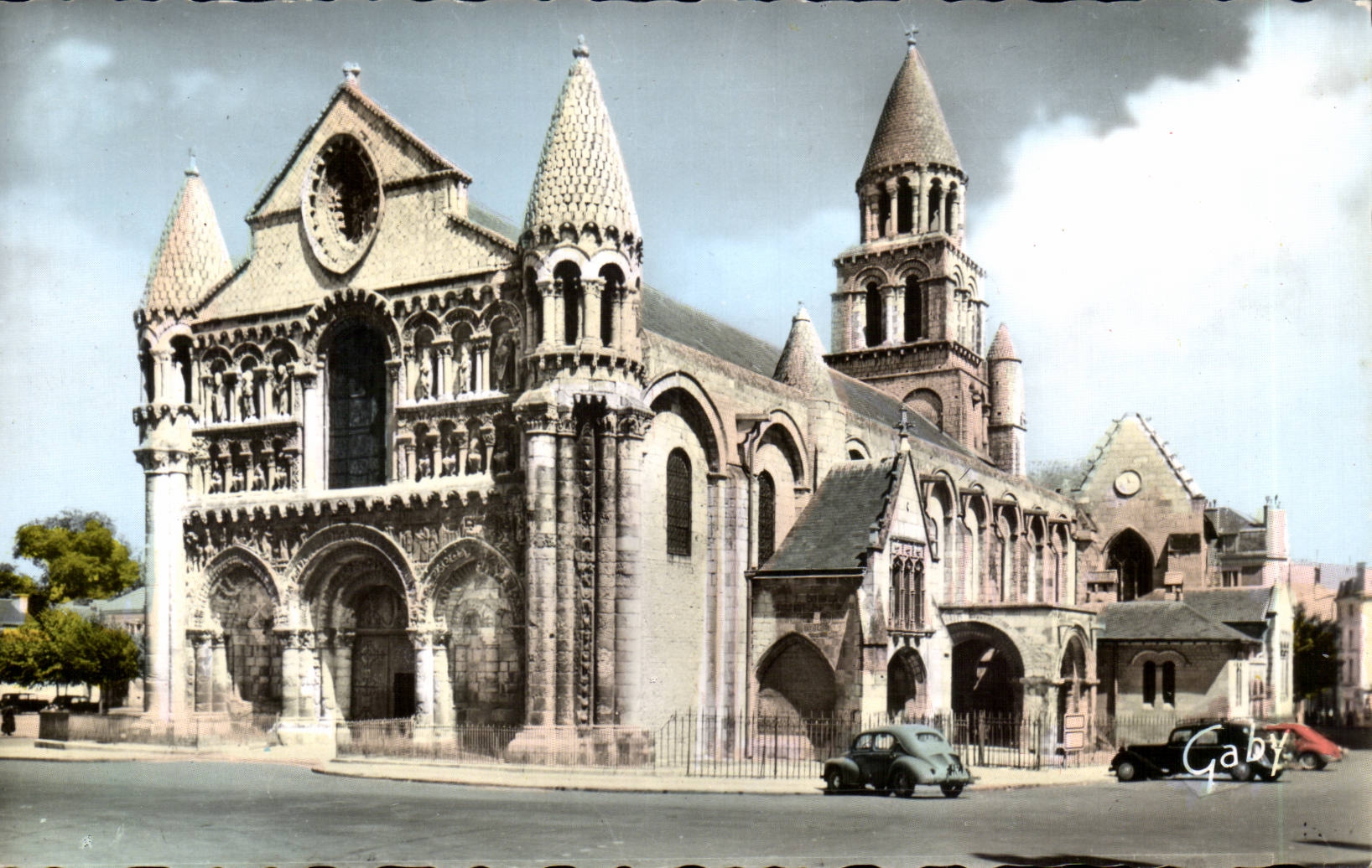 CPSM Poitiers Eglise romande Notre Dame de la grande
