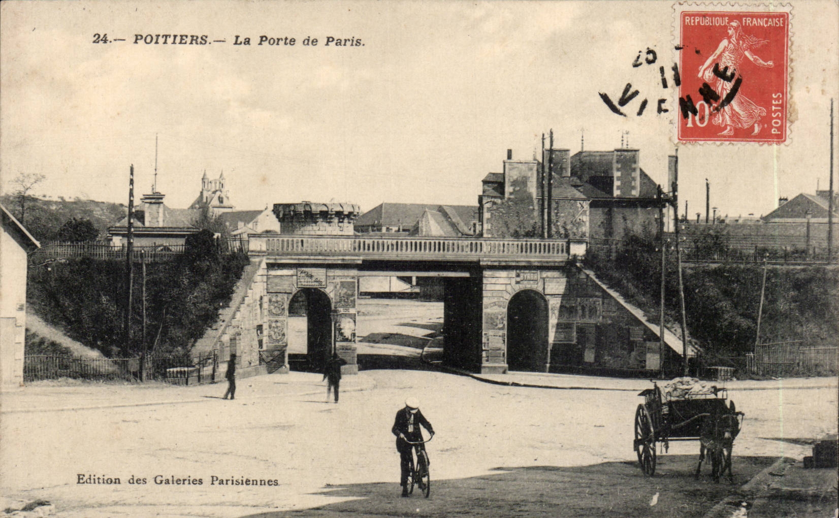 Poitiers — La Porte de Paris — Edition des Galeries Parisiennes