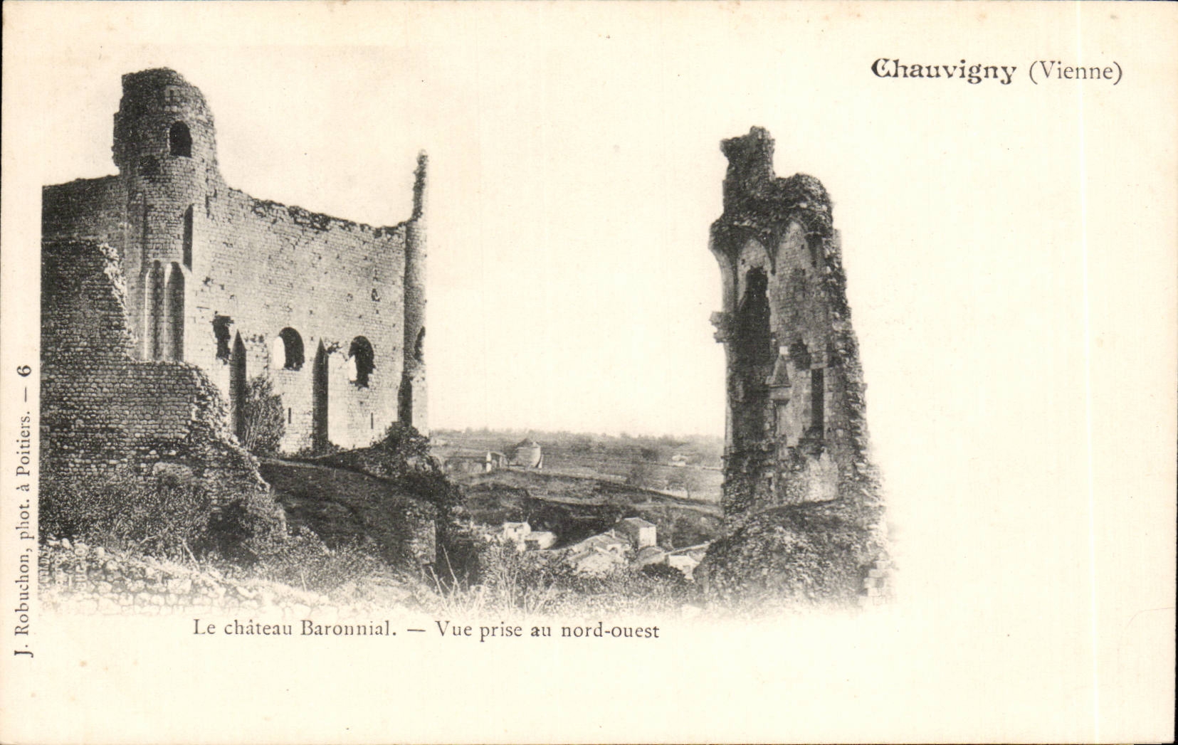 CPA Chauvigny Le chateau baronnial Vue prise du nord ouest