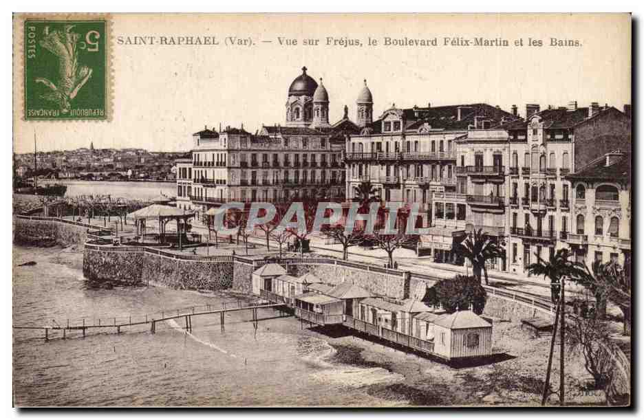 Saint-Raphaël (Var) — Vue sur Fréjus, le Boulevard Félix-Martin et les Bains.