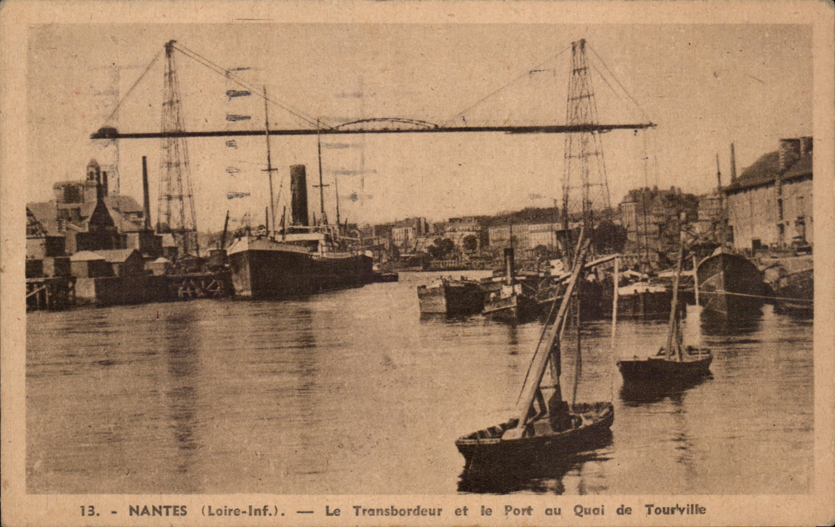 Nantes CPA La transbordeur et le port au quai de Tourville