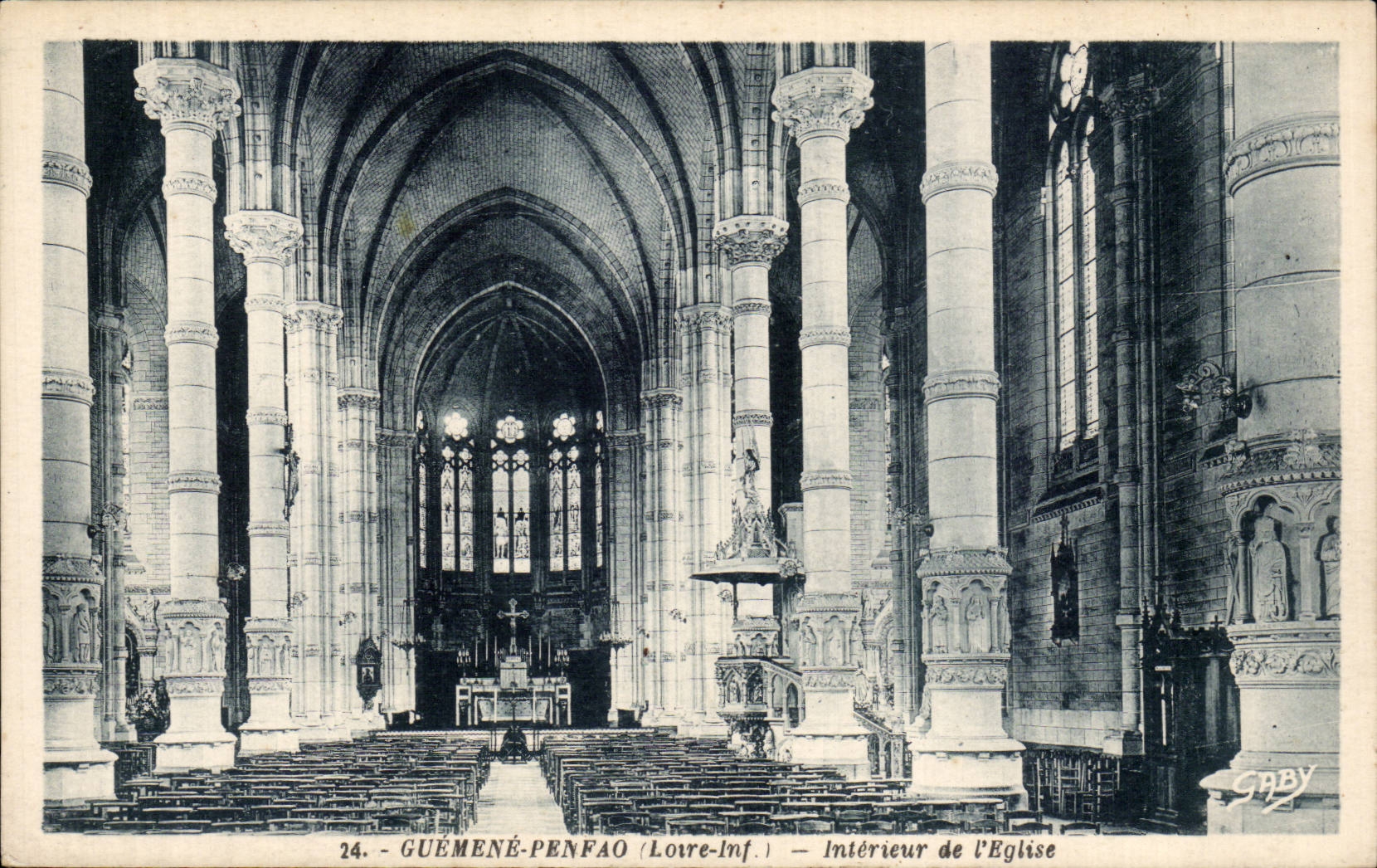 CPA Guemene Penfao Interieur de l'eglise