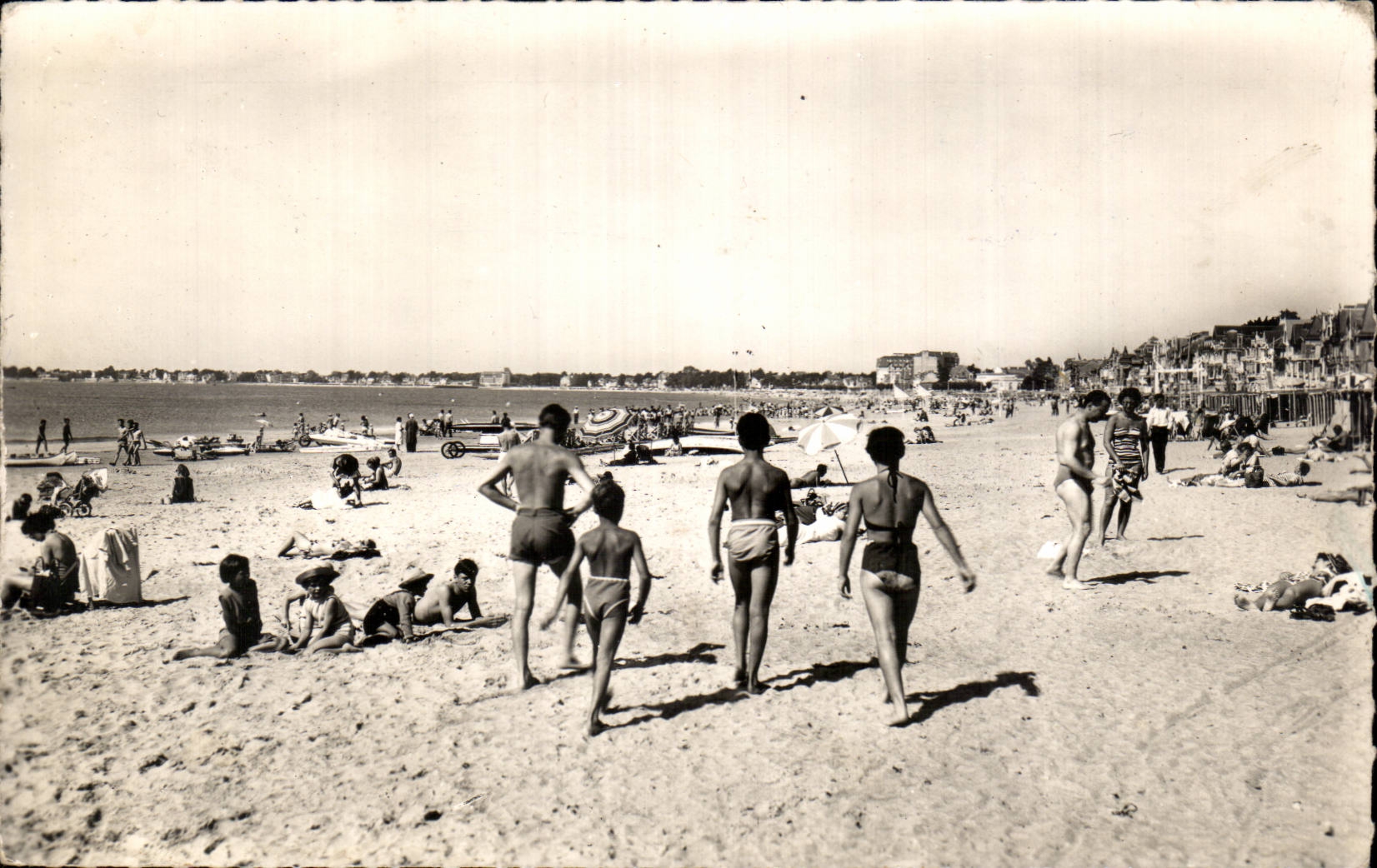 CPA La Baule La plage vers le Pouliguen