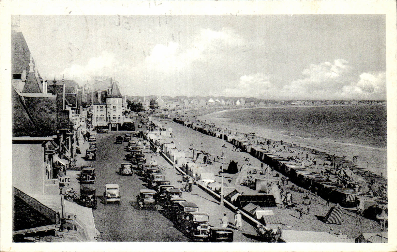 CPA La Baule Boulevard de l'ocean Pris de l'hotel Adriana