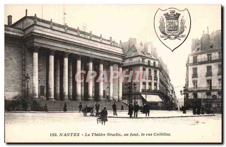 CPA Nantes Le theatre Graslin au fond la rue Crebillon
