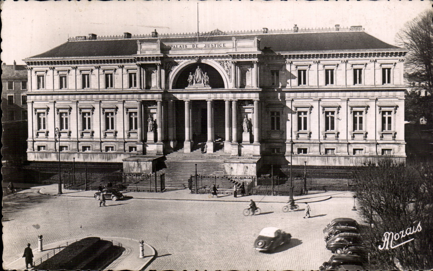 CPA Nantes Place A Briand Le palais de justice