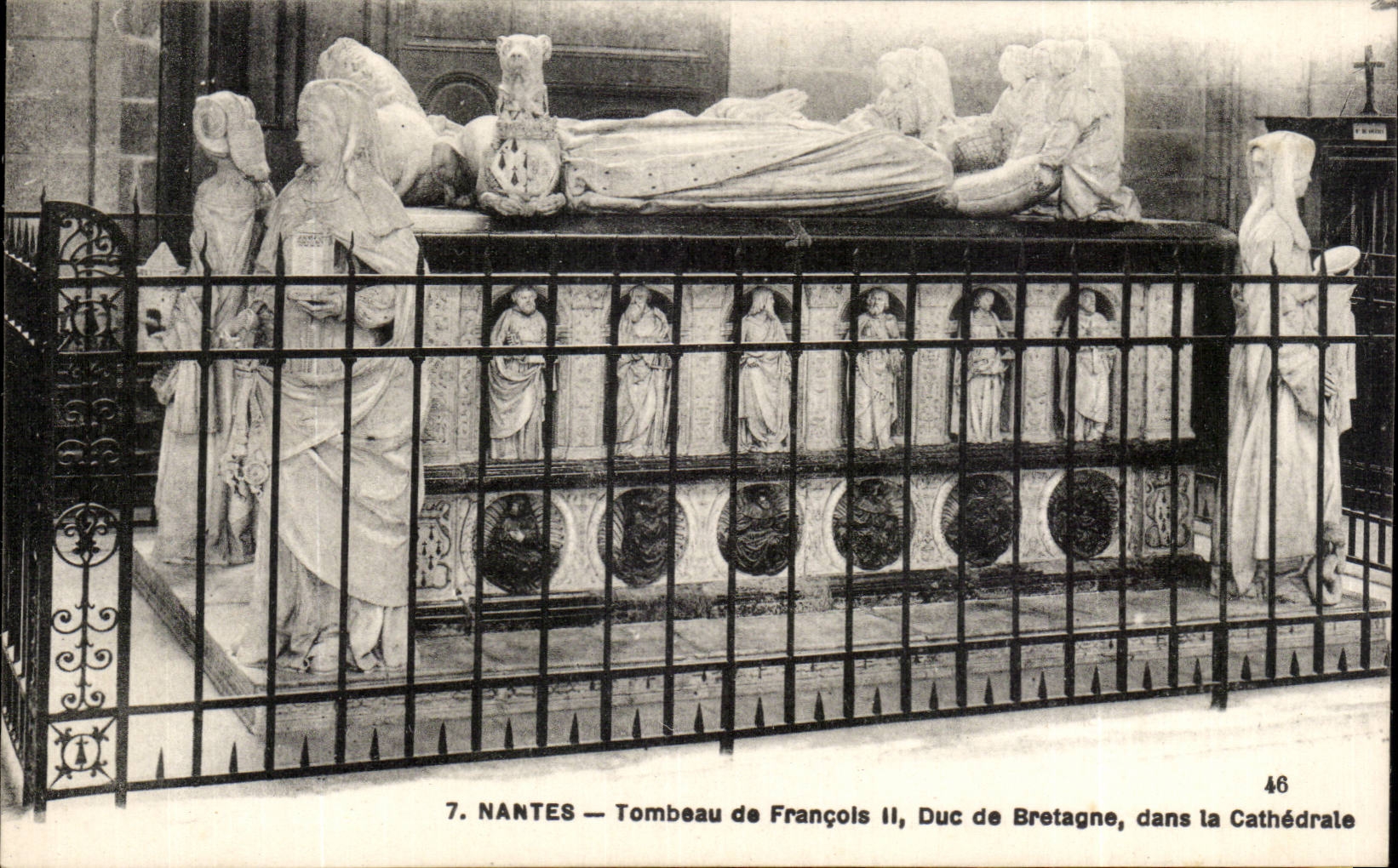 CPA Nantes Tombeau de Francois II Duc de Bretagne dans la cathedrale