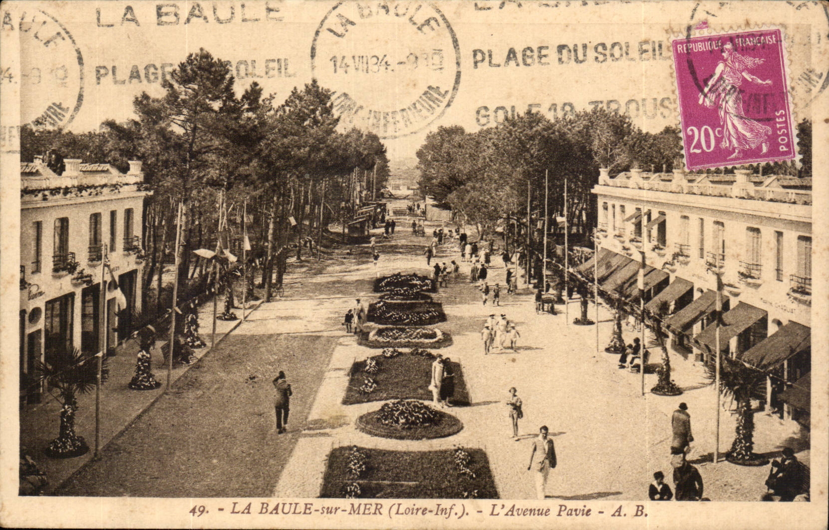 CPA La Baule sur Mer L'avenue Pavie