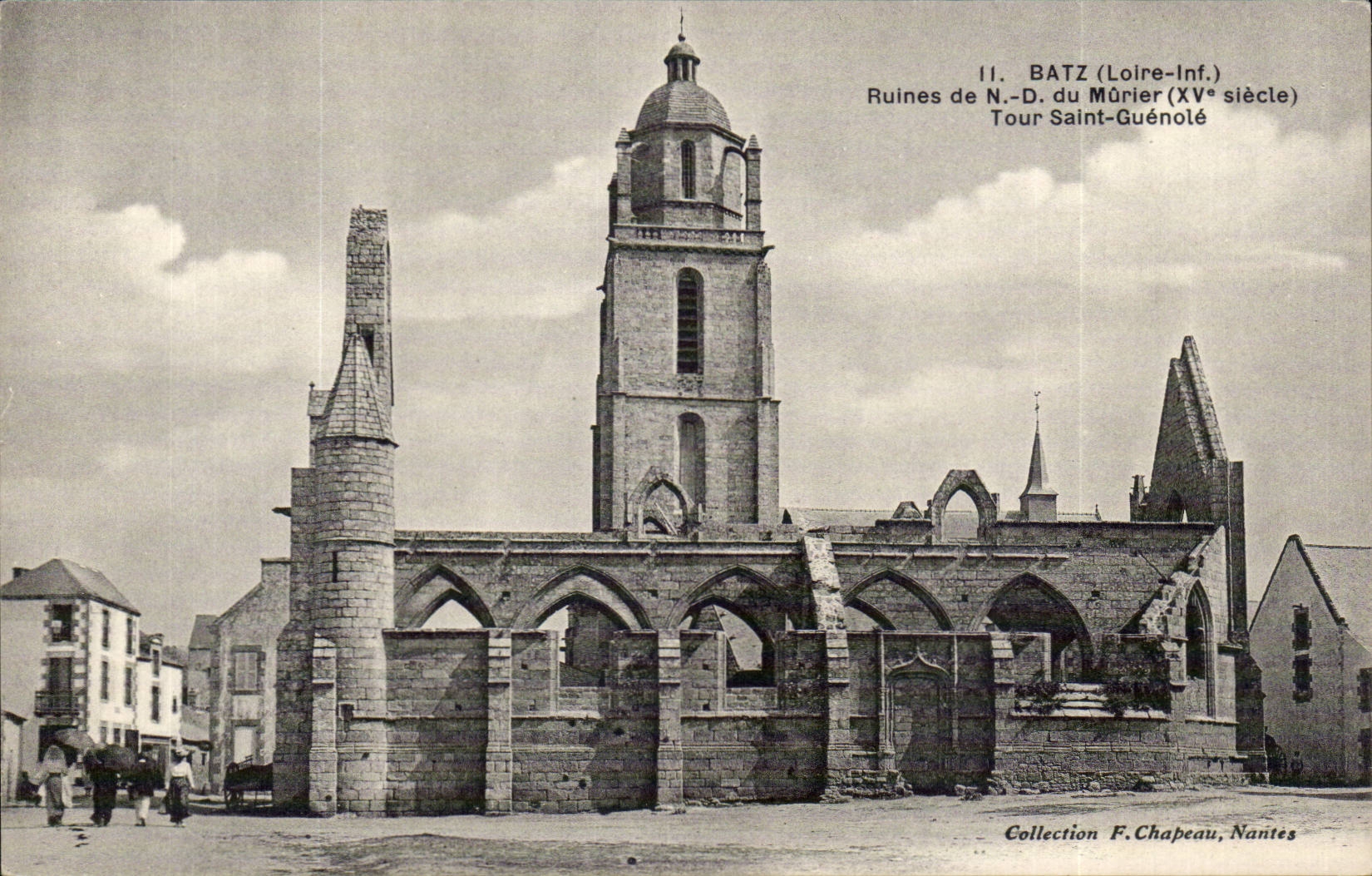 CPA Batz sur mer Ruines de ND du Murier Tour Saint Guenole