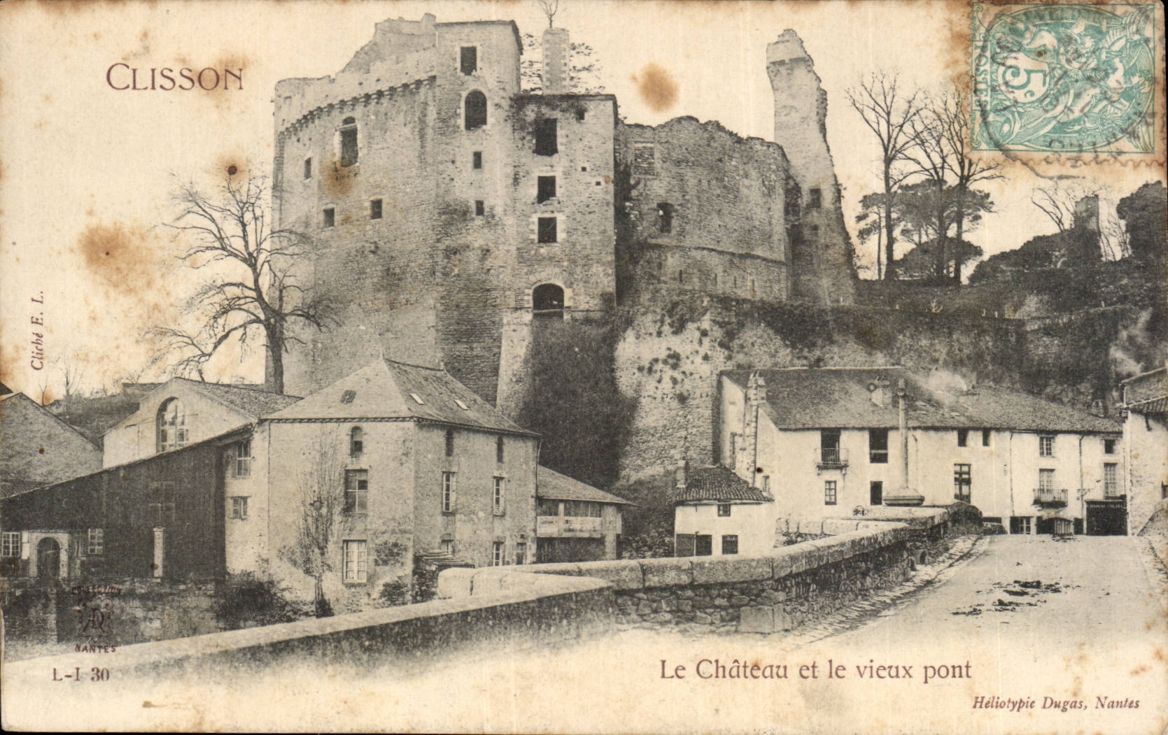 CPA Clisson Le chateau et le vieux pont