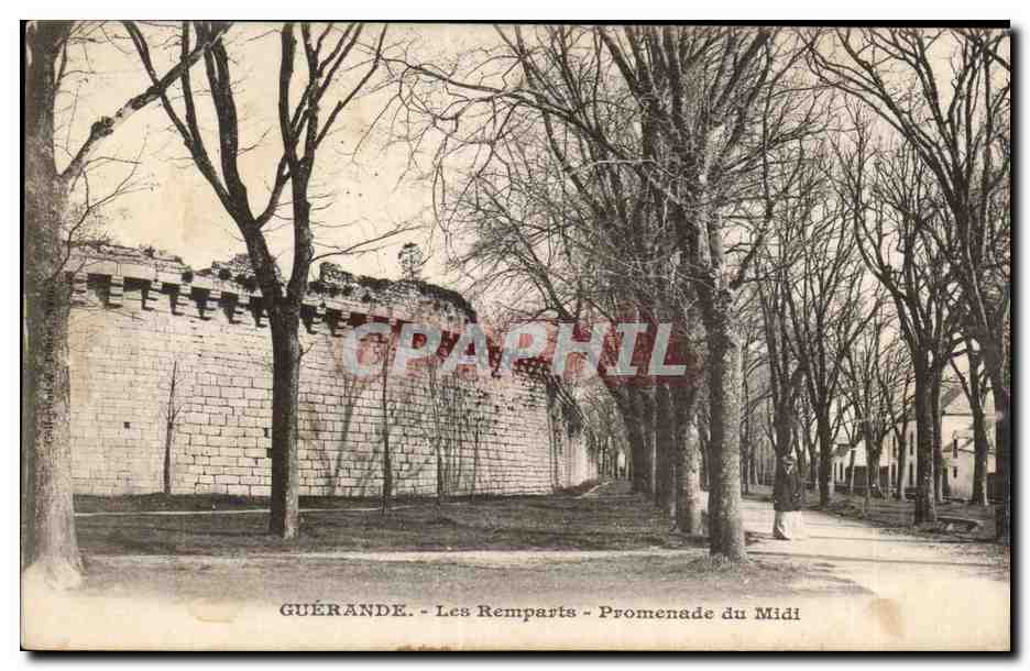 CPA Guerande Les remparts Promenade du Midi