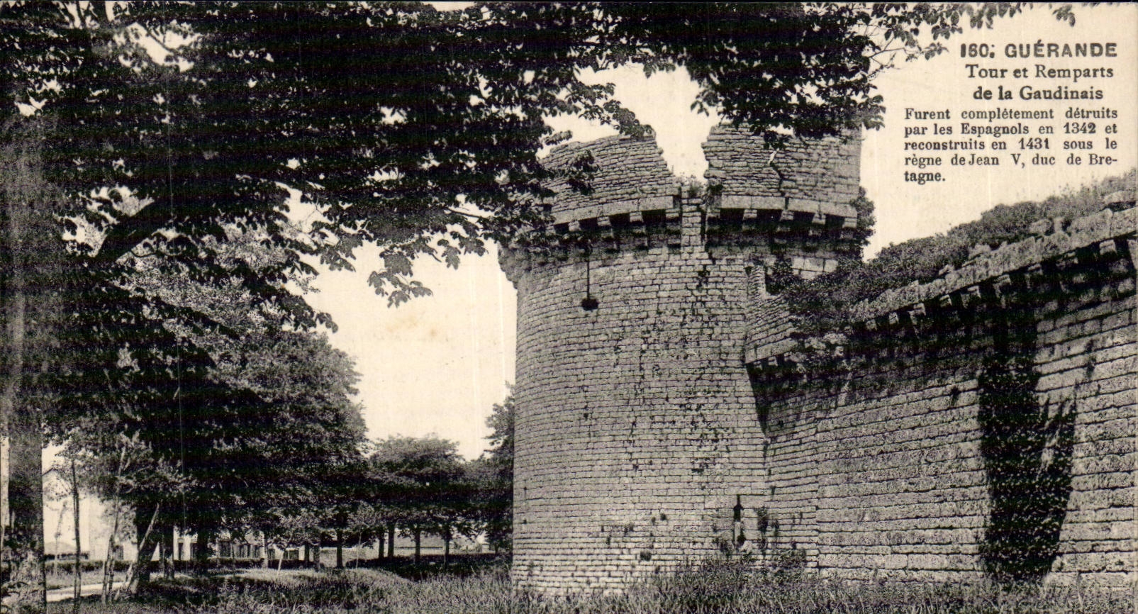 CPA Guerande Tours et remparts de la Gaudinais