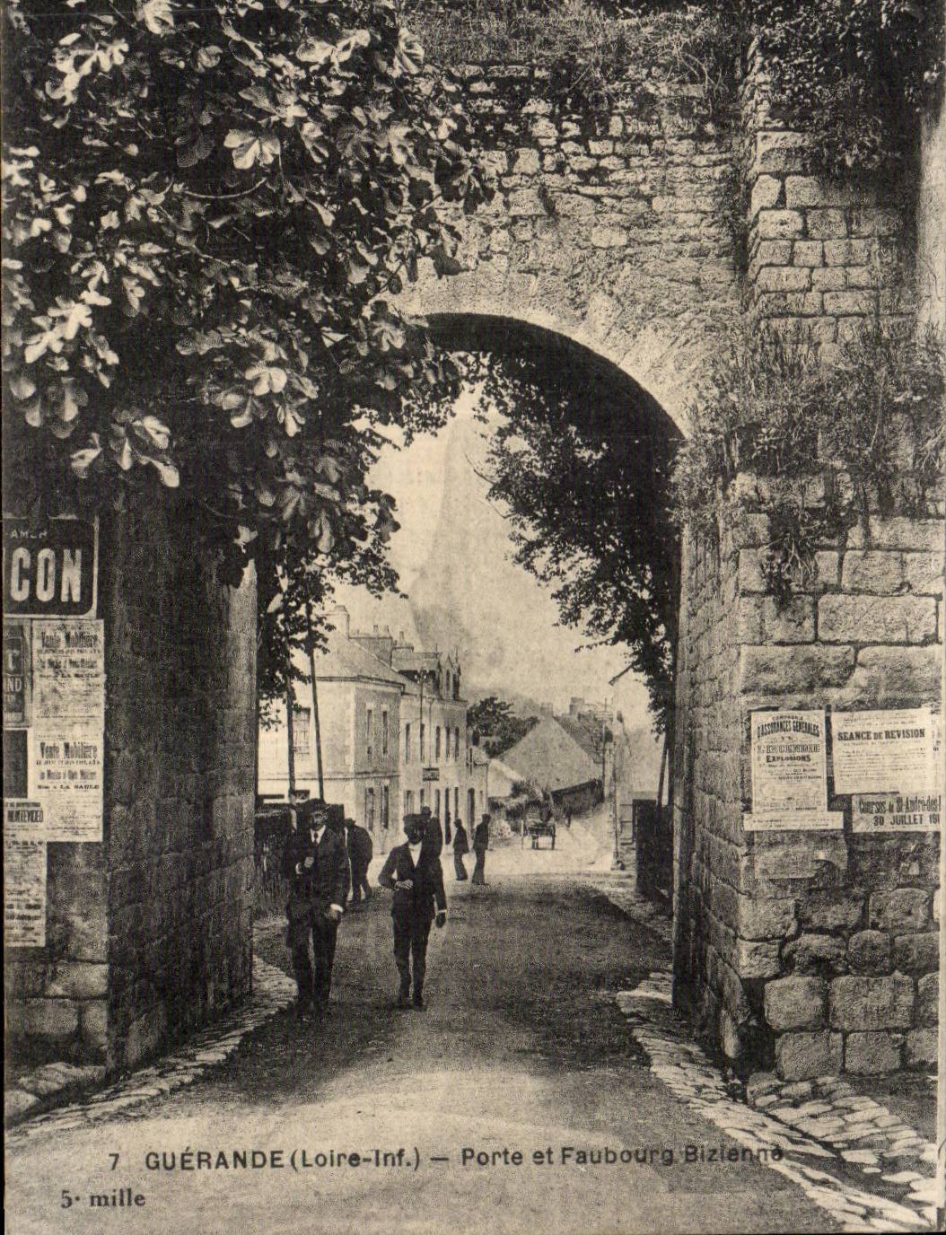 CPA Guerande Porte et faubourg Bizienne