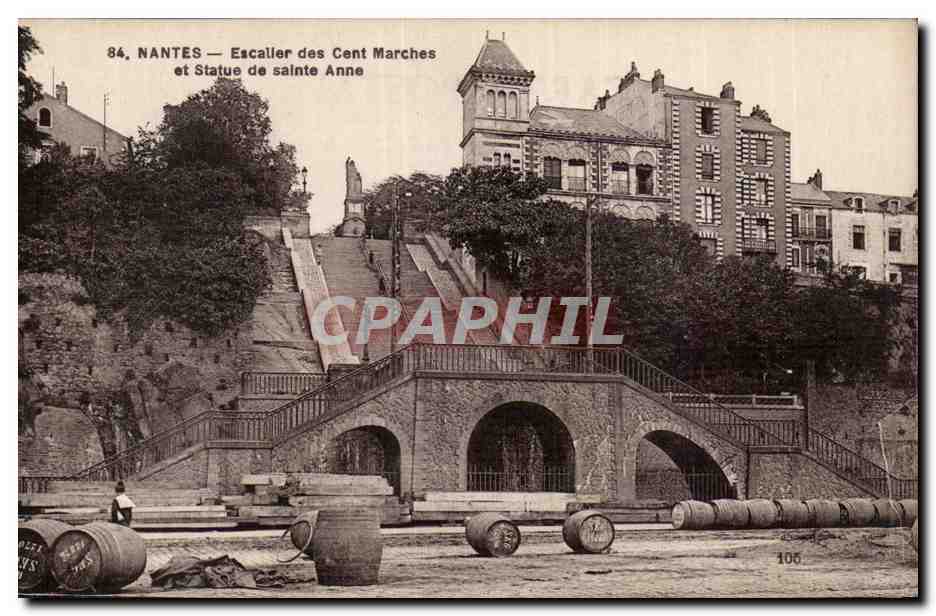 CPA Nantes Escalier des cent marches et statue de Sainte Anne