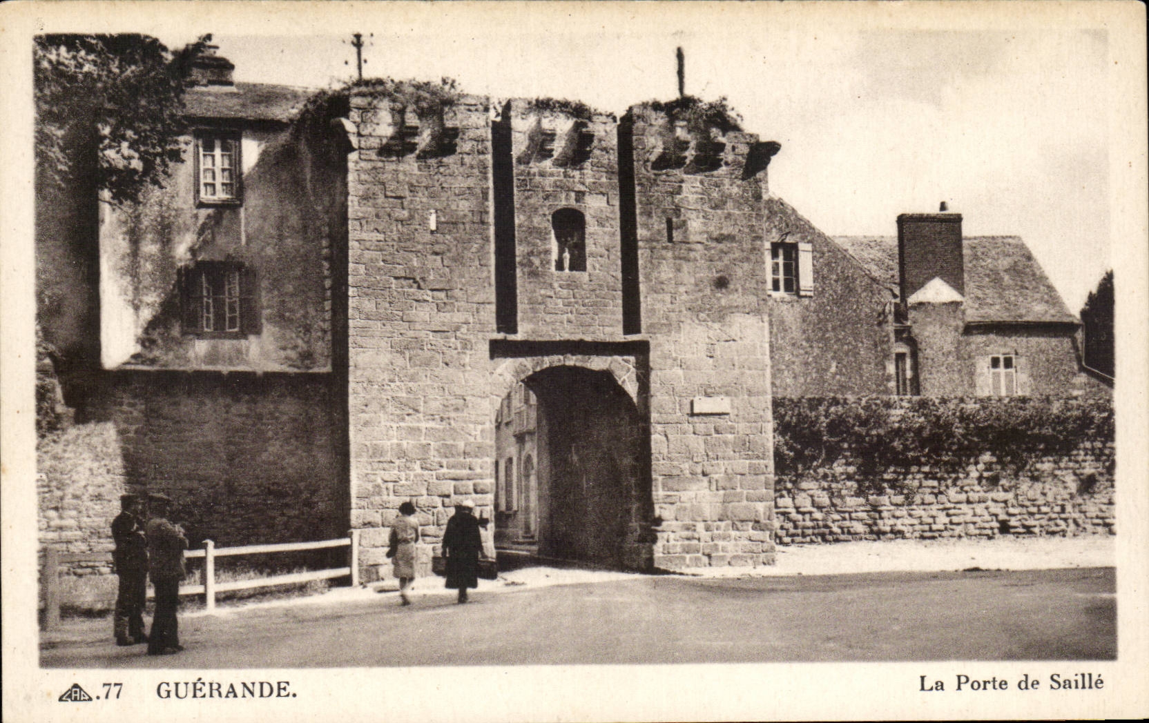 CPA Guerande La porte de Saille