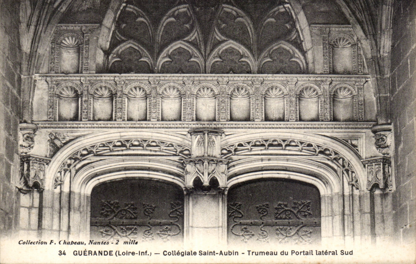 CPA Guerande La collegiale Saint Aubin TRumeau du portail lateral sud