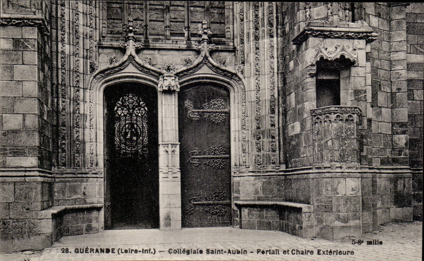 CPA Guerande Collegiale Saint Aubin Portail et chaire exterieure