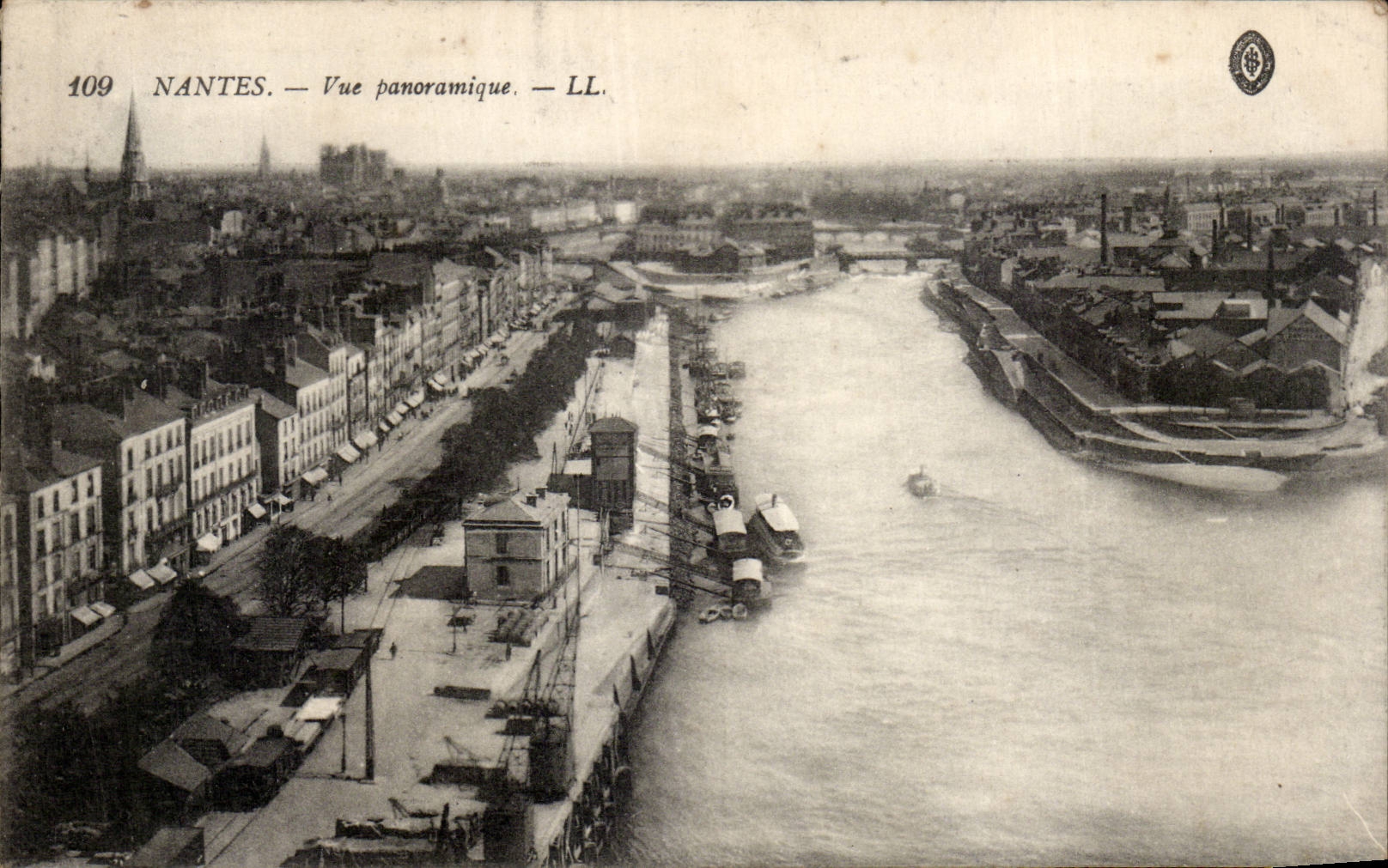 CPA Nantes Vue panoramique