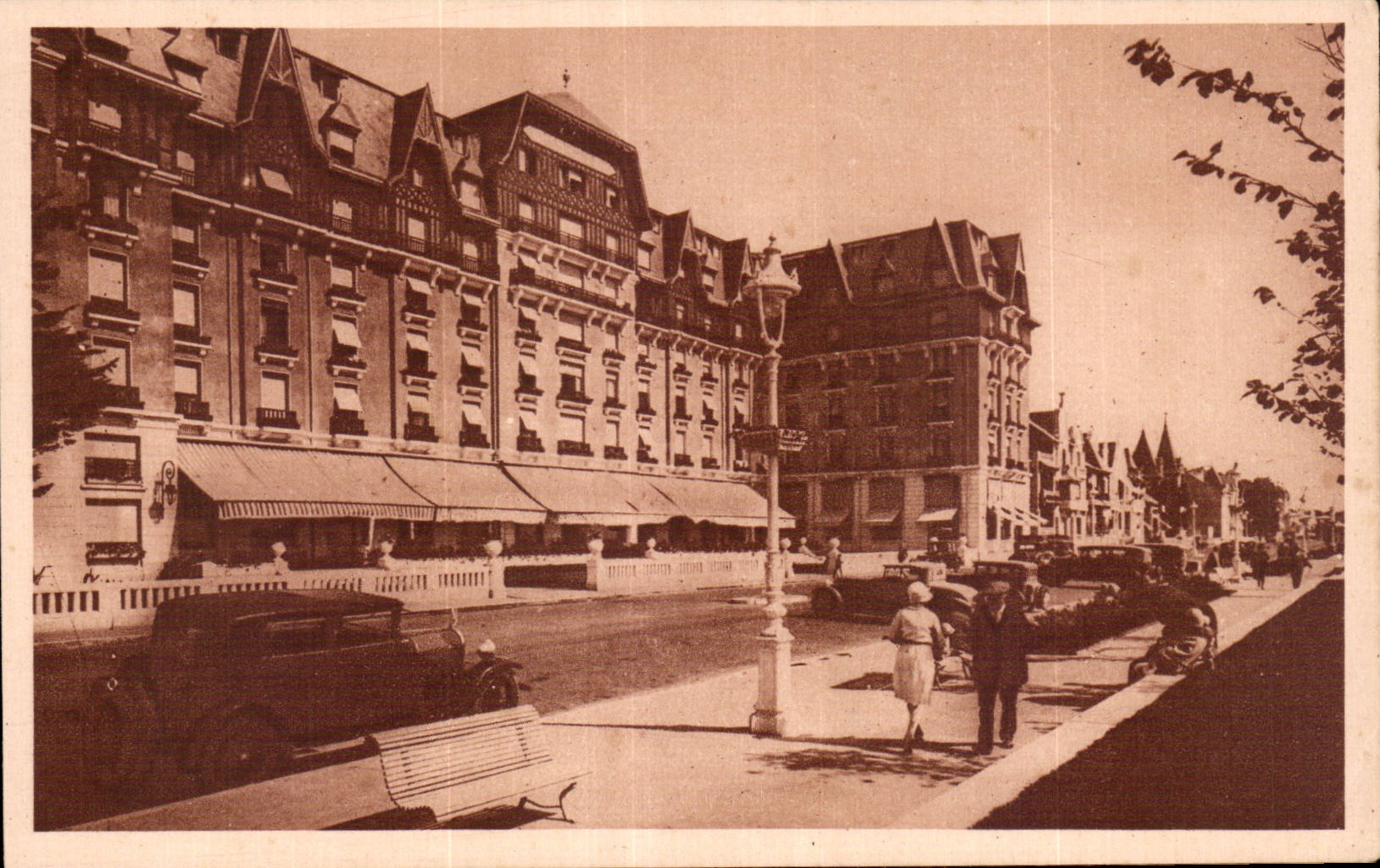 CPA La Baule Grand hotel de l'Hermitage ( Ferdinand Menard )