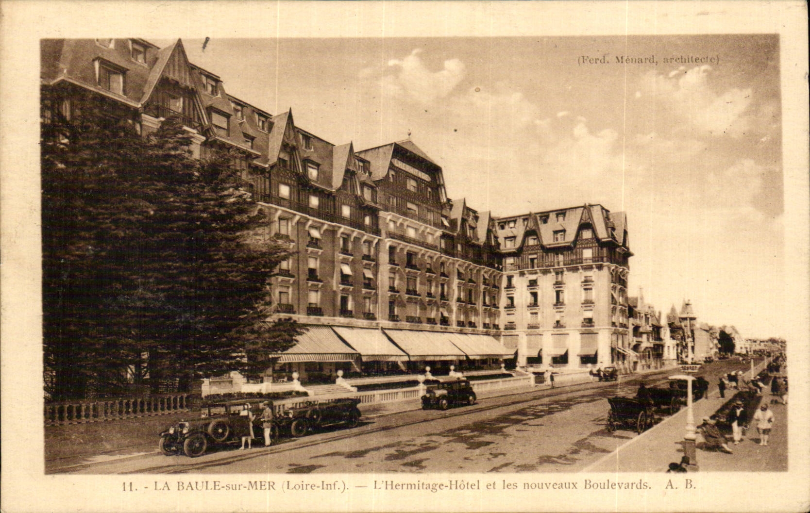 CPA La Baule sur mer L'Hermitage Hotel et les boulevards