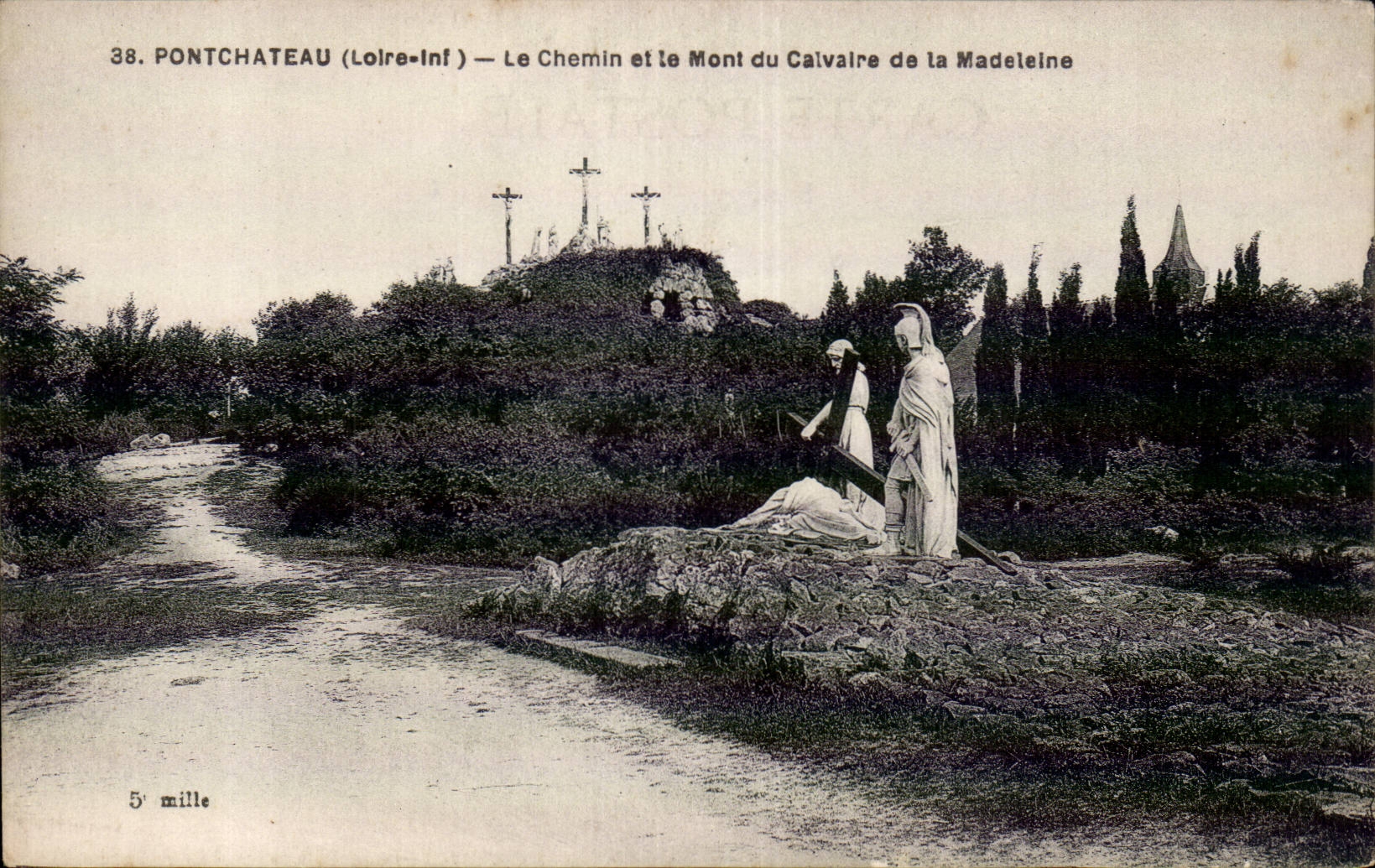 Pontchâteau (Loire-Inf) — Le Chemin et le Mont du Calvaire de la Madeleine — F. Chateau, imp. Éd. Château