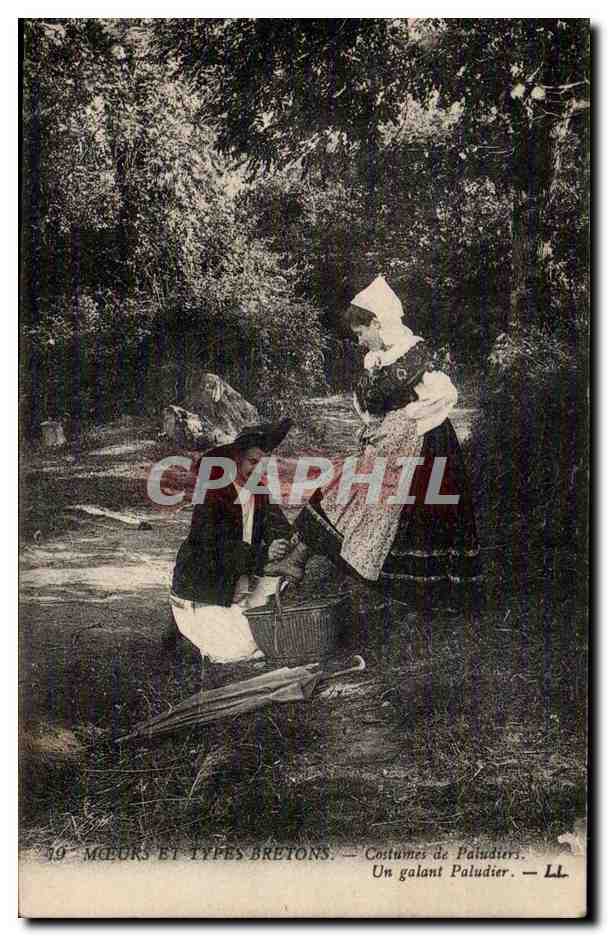 CPA Moeurs et types bretons Costumes de Paludiers Un galant paludier folklore
