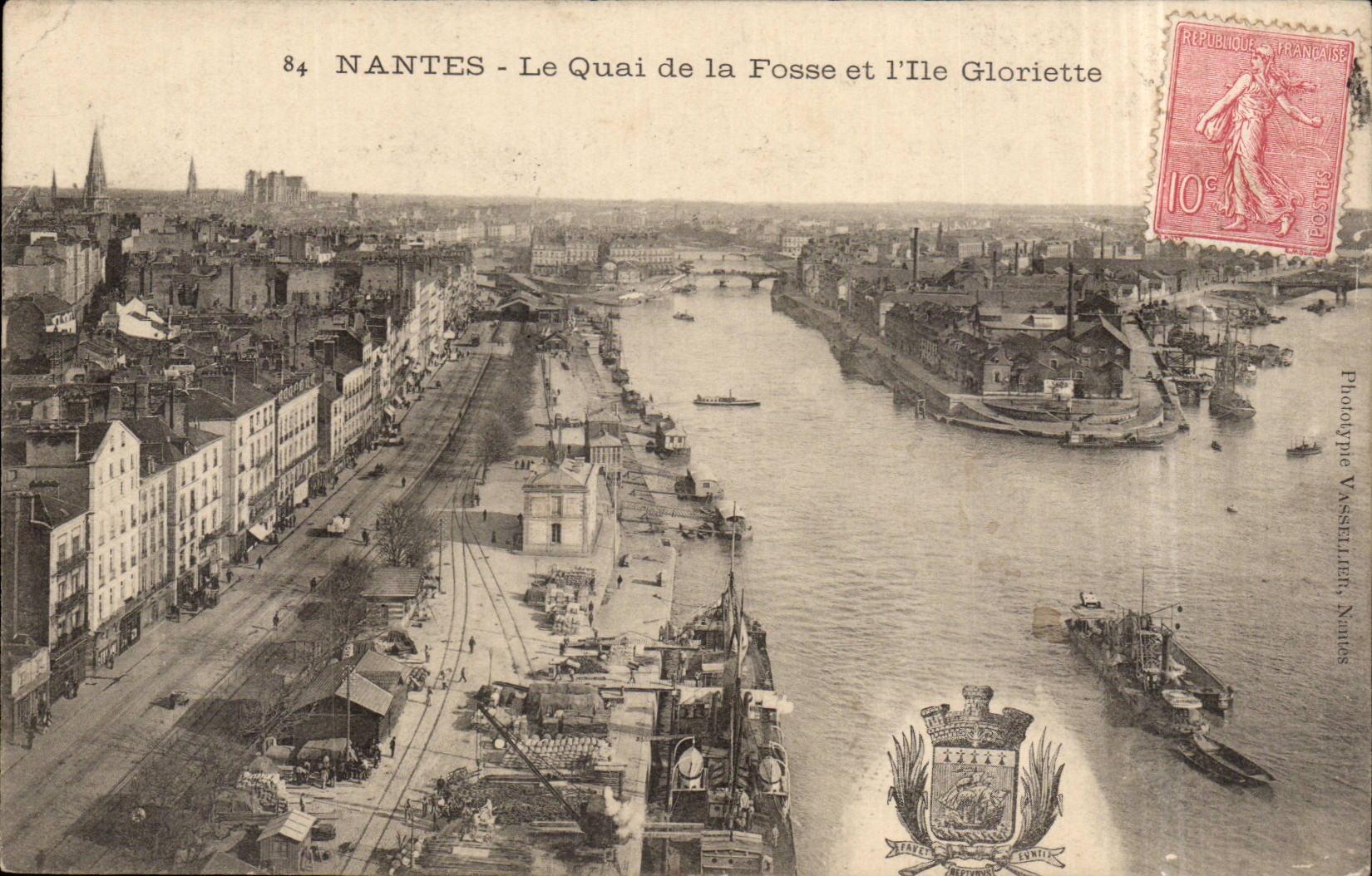 CPA Nantes Le quai de la fosse et l'ile Gloriette