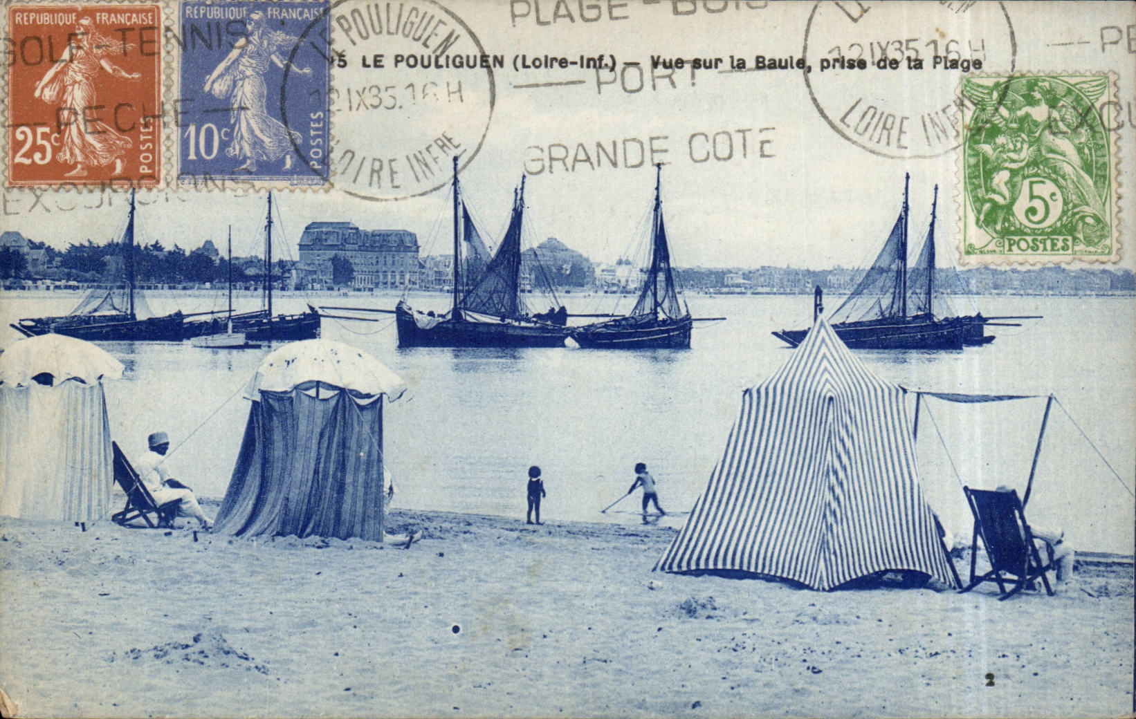 CPA Le Pouliguen Vue sur la Baule prise de la plage