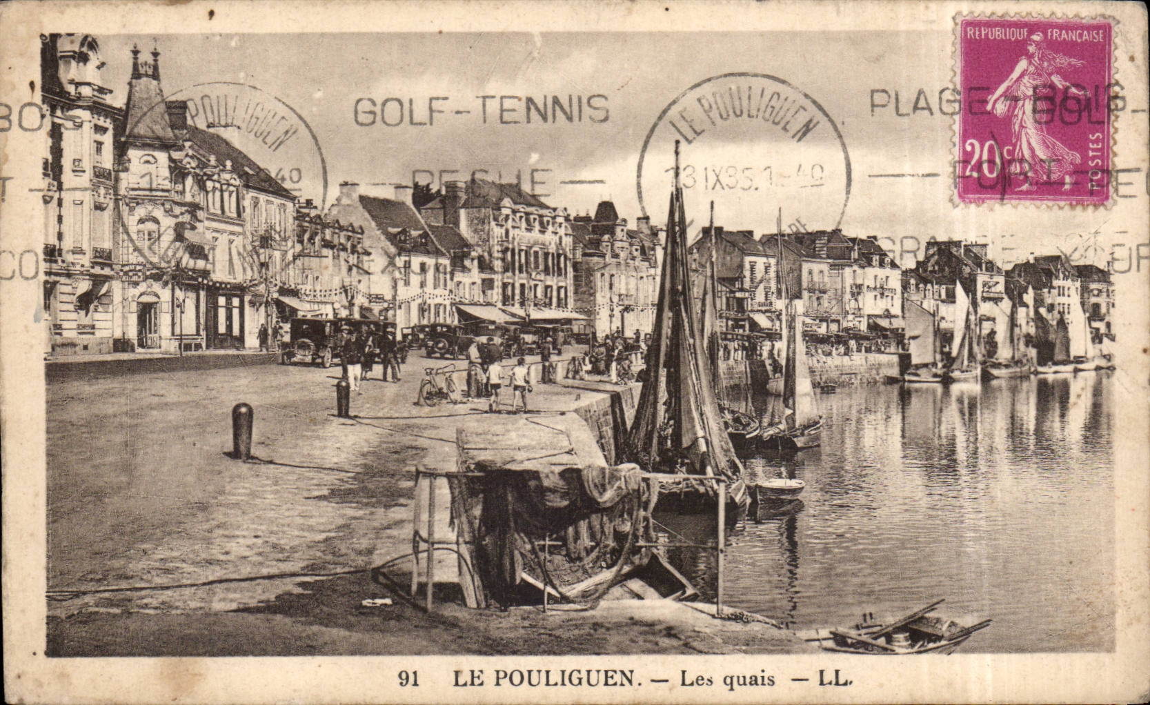 CPA Le Pouliguen Les quais Bateaux