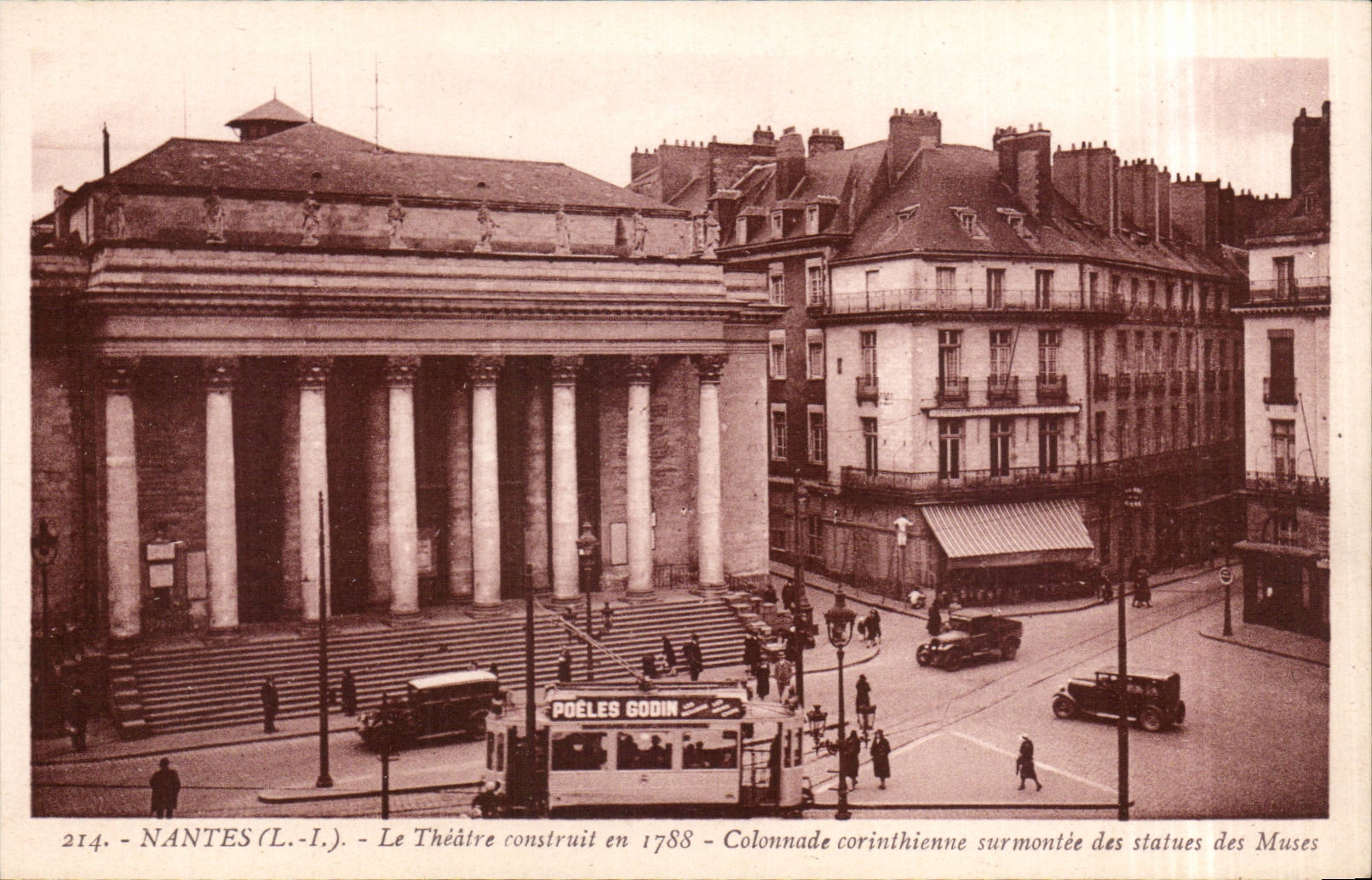 Nantes CPA Le theatre Colonnade corinthienne surmontee des statues de muses