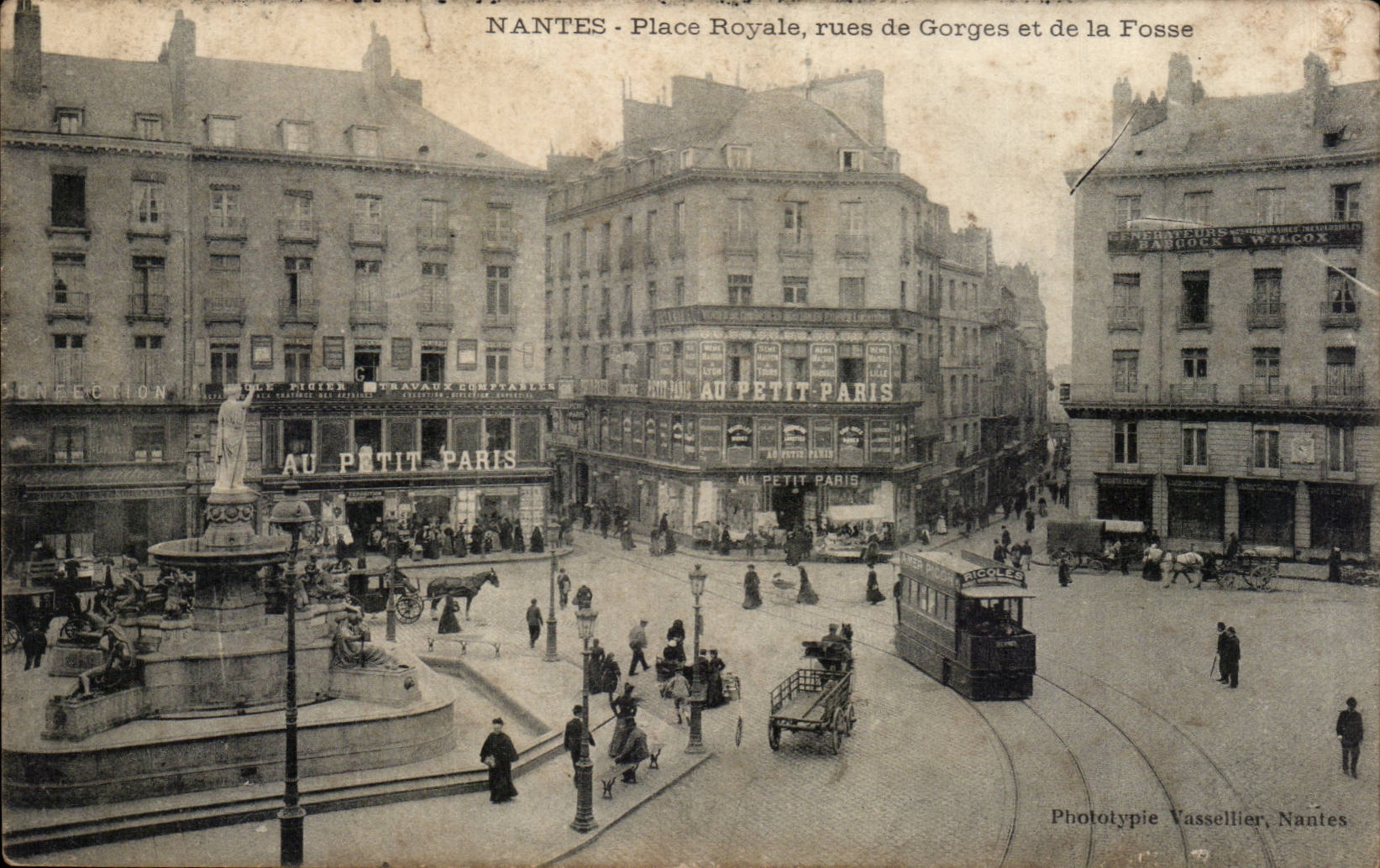 CPA Nantes Plac eRoyale Rues de gorges et de la Fosse