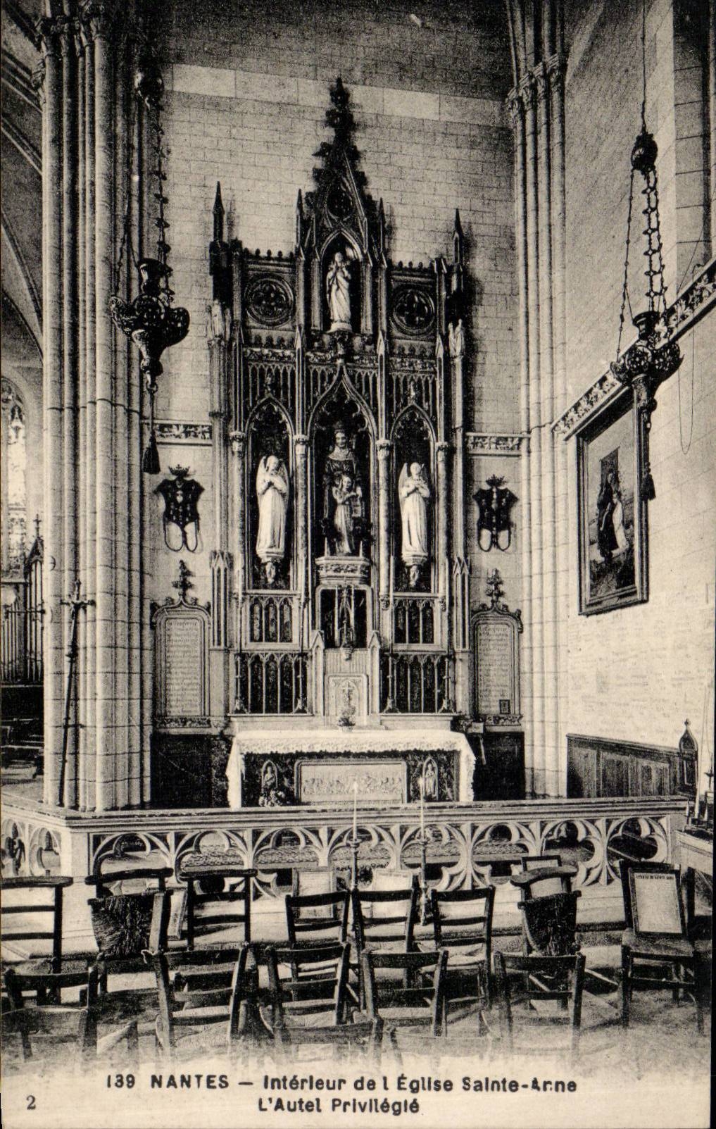 CPA Nantes Interieur de l'eglise Sainte Anne L'autel privilegie