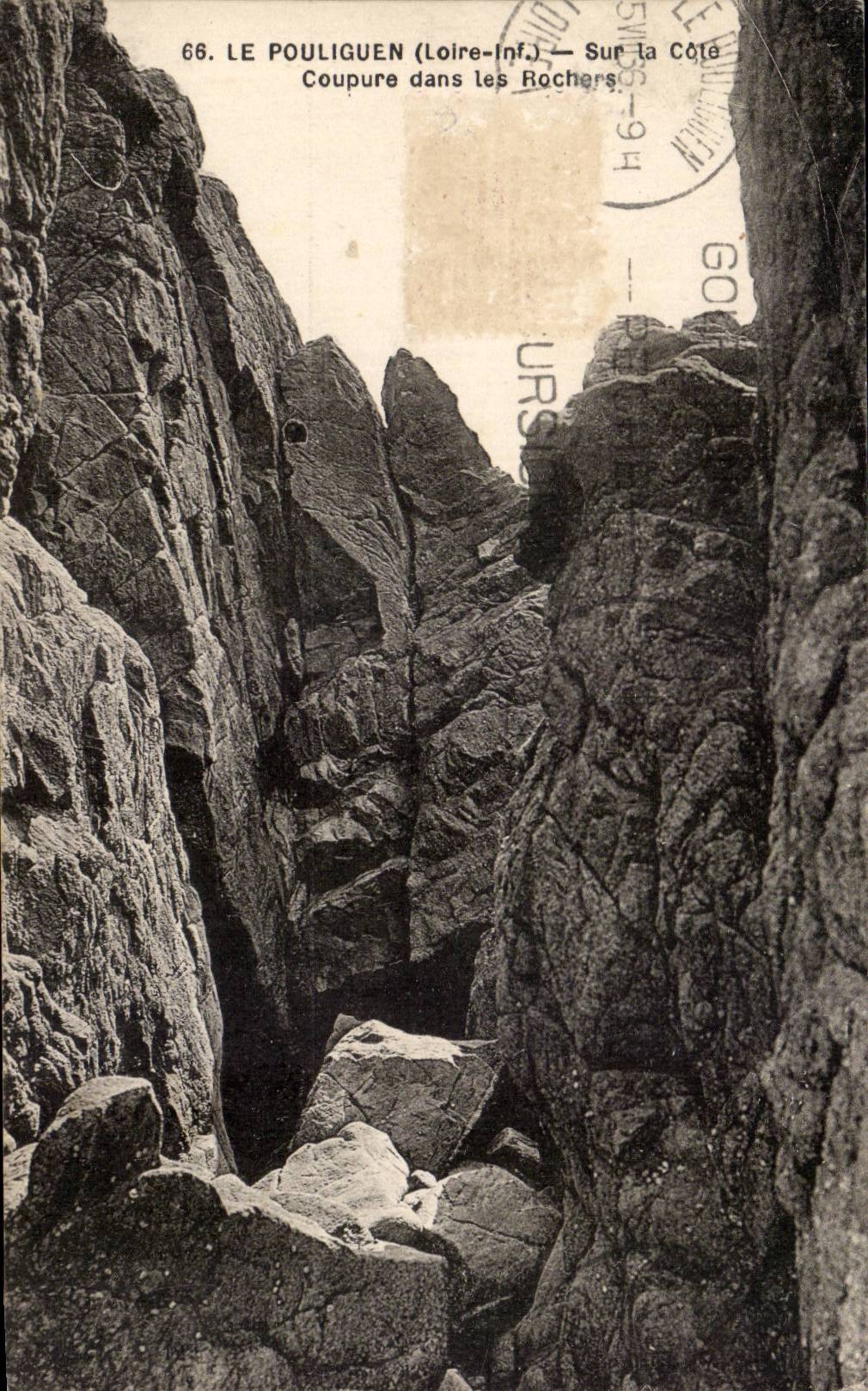 CPA Le Pouliguen Sur la cote Coupure dans les rochers