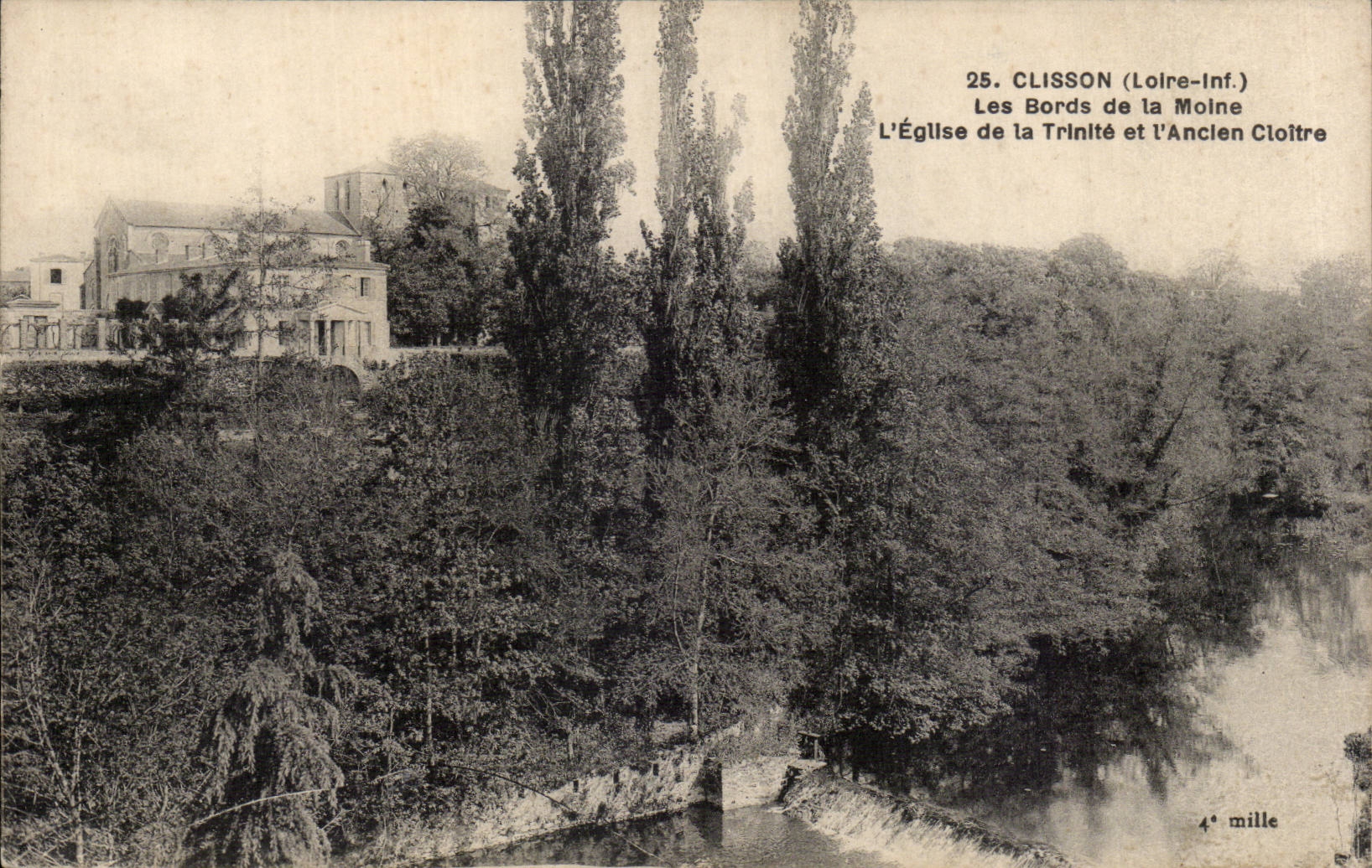 CPA Clisson Les bords de la Moine l'eglise de al Trinite et l'ancien cloitre