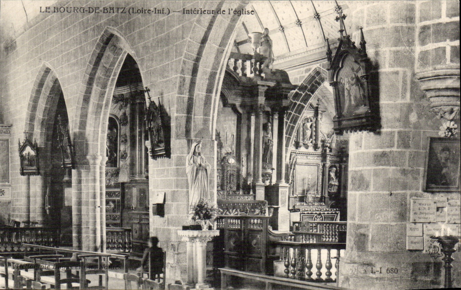 CPA Bourg en Batz Interieur de l'eglise