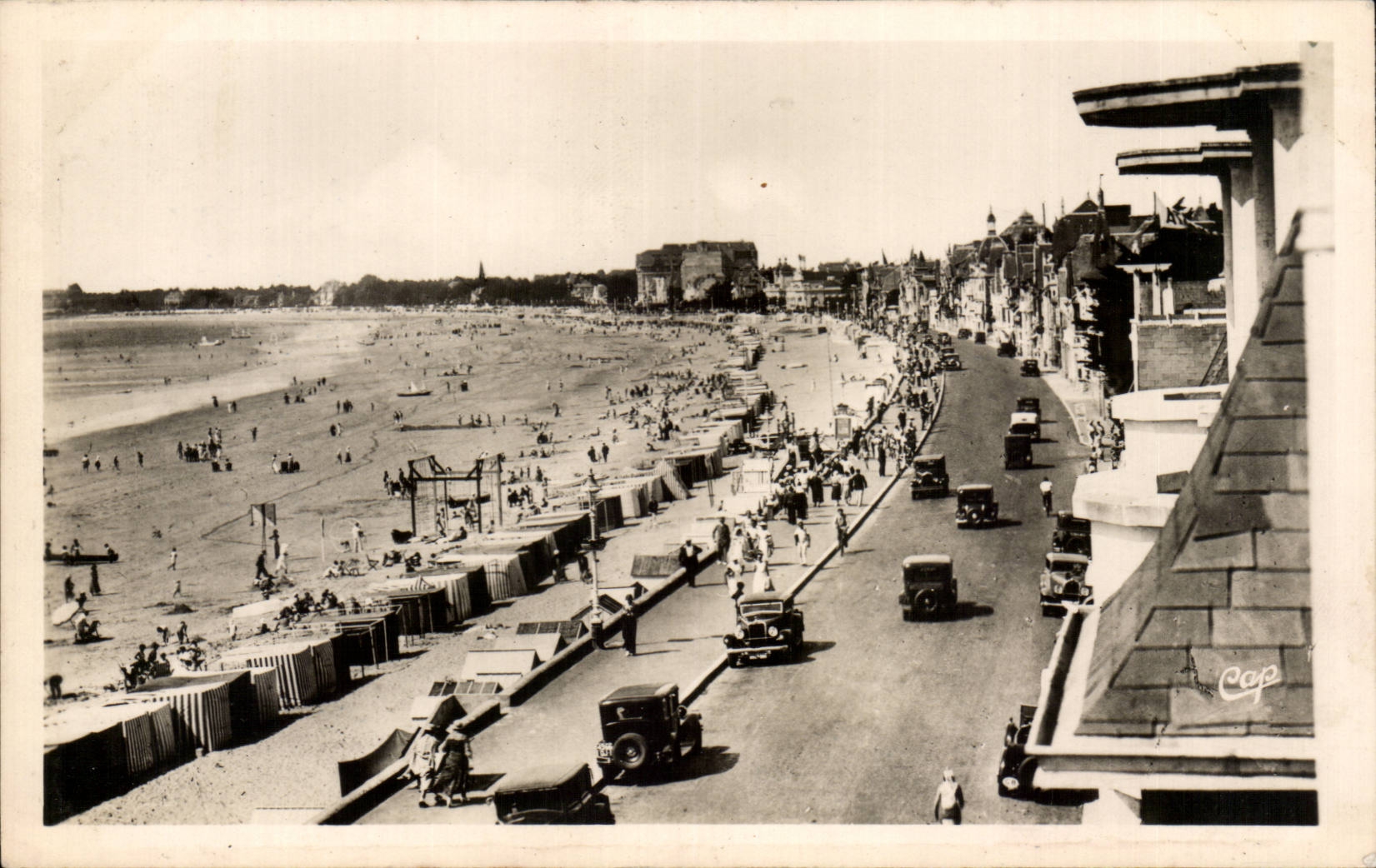 La Baule sur Mer CPA Boulevard de l'ocean Vue vers les casinos