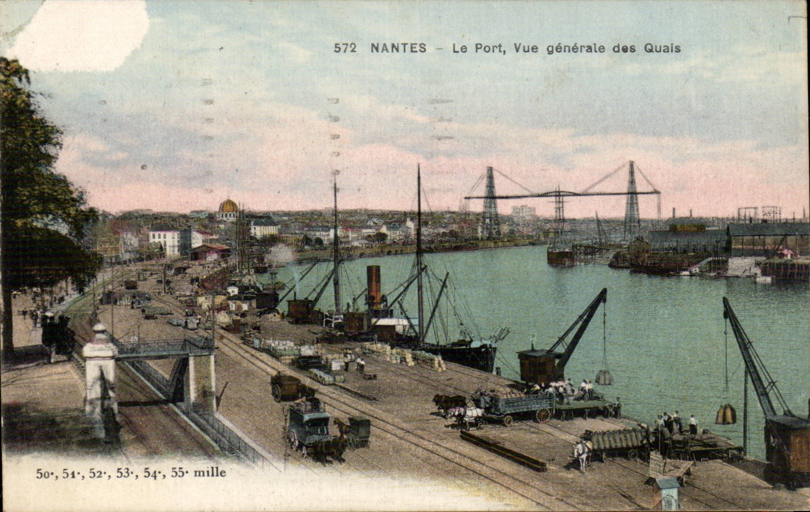 CPA Nantes le port Vue generale des quais