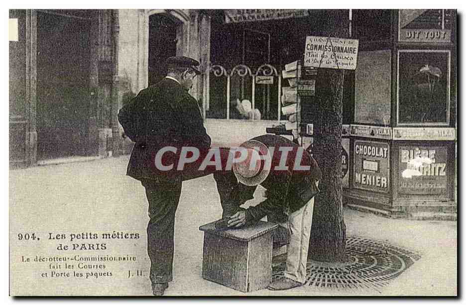 REPRODUCTION Les petits metiers de Paris Le decrotteur commissionnaire fait les courses et porte les paquets