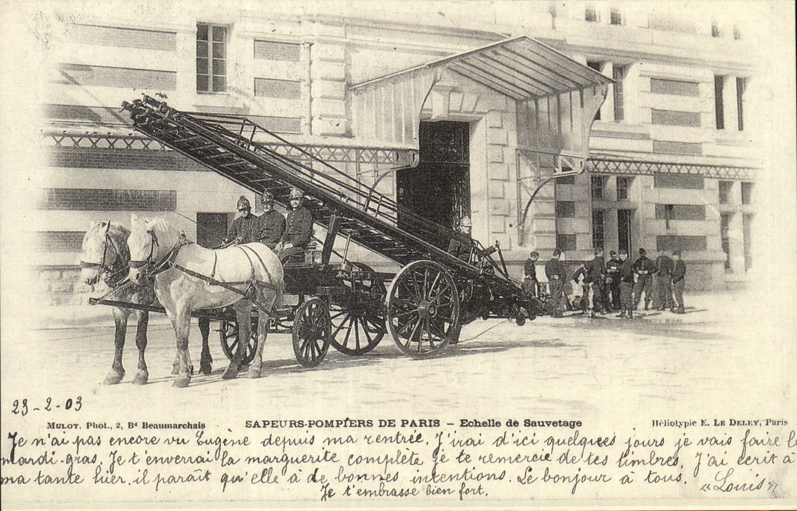 REPRODUCTION Sapeurs Pompiers de Paris Echelle de sauvetage